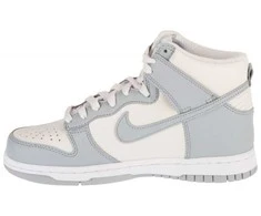 Nike bateliai