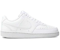 Nike bateliai