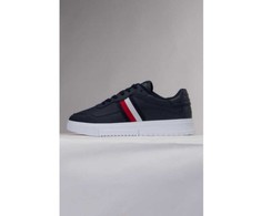 Tommy Hilfiger bateliai