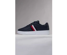 Tommy Hilfiger bateliai