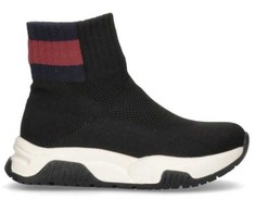 Tommy Hilfiger bateliai
