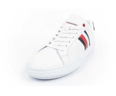 Tommy Hilfiger bateliai