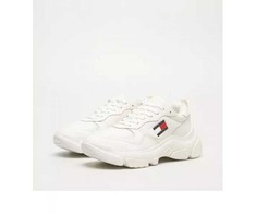 Tommy Hilfiger bateliai