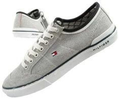 Tommy Hilfiger bateliai