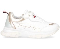 Tommy Hilfiger bateliai