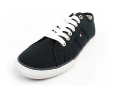 Tommy Hilfiger bateliai