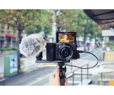 Sony α 6400 + SELP1650 MILC 24,2 MP CMOS 6000 x 4000 pikseliai Juoda