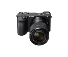 Objektyvas Sony α ILCE6600MB + 18-135mm SLR fotoaparato komplektas 24,2 MP CMOS 6000 x 4000 pikseliai Juoda