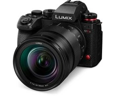 Panasonic „Lumix S1 II E“ (S1 IIE) + „LUMIX S 24–105 mm F4“ (S-R24105) (DC-S1M2E)