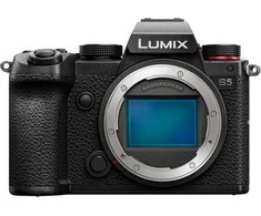Panasonic Lumix DC-S5 + 24-105mm rinkinys