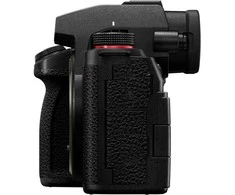 Panasonic Lumix DC-S5 II + 18-40mm
