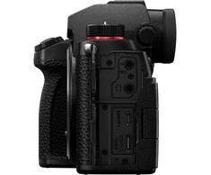 Panasonic Lumix S5D + 18-40mm