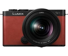 Panasonic Lumix DC-S9 + 20-60mm, crimson red