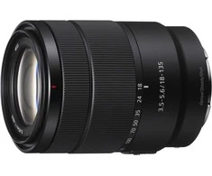 Sony E 18-135mm f/3.5-5.6 OSS objektyvas, juodas