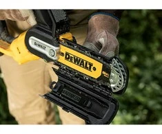 Akumuliatorinis grandininis pjūklas DeWalt DCMPS520N-XJ (be akumuliatoriaus ir pakrovėjo)