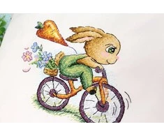MP Studia Beldizart Vandenyje tirpus drobės kryželių siuvinėjimo rinkinys "Bunny cyclist" SV-804