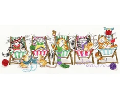 Bothy Threads Cross stitch kit "Kitty Knit" XMS4 52x22 cm