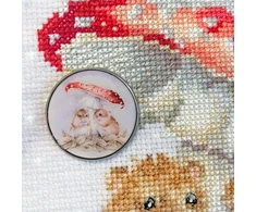 Bothy Threads Needle Minder "Mushroom At The Inn" XA67 3.2x3.2 cm