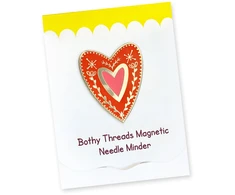Bothy Threads Needle Minder "Scandi Heart" XA84 4x3.5 cm