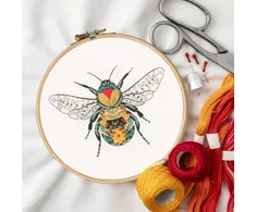 Bothy Threads Pollen Embroidery - Bee EPO1 17.5 cm