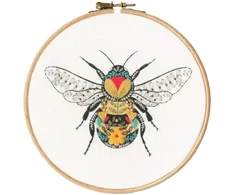 Bothy Threads Pollen Embroidery - Bee EPO1 17.5 cm