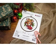 luca S Siuvinėjimo kryželiu rinkinys su lankeliu "Santa's Surprise" 13,5x15cm SBC236
