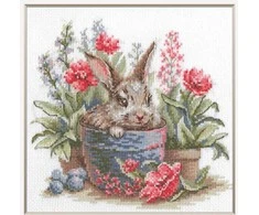 Riolis Siuvinėjimo kryželiu rinkinys "Žydintis triušis" 20x20 cm SRA1030