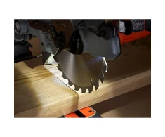 Skersinio pjovimo staklės Black &amp; Decker BES702-QS, 1500W, 216 mm