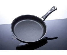 Bikuva.lt Neindukcinė keptuvė AMT Gastroguss, Ø 24 cm, 5 cm aukščio AMT 524-E-Z30-PL