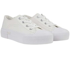 Buty moterims Lee Isla C balta 50251001 1FG (38)