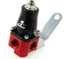 Aeromotive Aviacinis kuro slėgio reguliatorius 1000 AG 0,2–4 barai 3/8 colių NPT raudona/juoda
