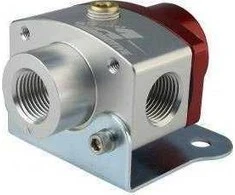 Aeromotive Kuro slėgio reguliatorius Aeromotive Nerūdijančio plieno karbiuratorius 750 AG 3/8" NPT raudonas