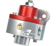 Aeromotive Kuro slėgio reguliatorius Aeromotive Nerūdijančio plieno karbiuratorius 750 AG 3/8" NPT raudonas