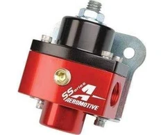 Aeromotive Kuro slėgio reguliatorius Aeromotive Nerūdijančio plieno karbiuratorius 750 AG ORB-06 raudonas/juodas