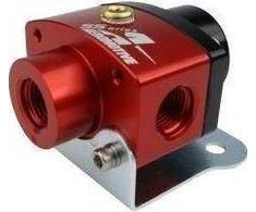 Aeromotive Kuro slėgio reguliatorius Aeromotive Nerūdijančio plieno karbiuratorius 750 AG ORB-06 raudonas/juodas