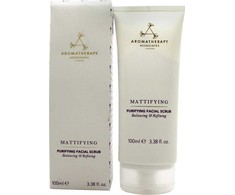 „Aromatherapy Associates“ matinį efektą suteikiantis veganiškas šveičiamasis šveitiklis, 100 ml