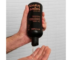 Attitude Vyriškas maitinamasis šampūnas ir kondicionierius 2in1 Super Leaves Patchouli &amp; Bourbon (šampūnas ir kondicionierius) 415 ml