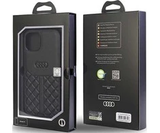 Audi Genuine Leather Apple iPhone 14 / 15 / 13 6.1″ juodos spalvos kietas dėklas AU-TPUPCIP14-Q8/D1-BK