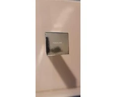 Becca Skin Love dimetikono drėkinamasis skystas makiažo pagrindas su porcelianu, 35 ml