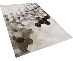 Beliani Odos skiautės kilimas 140 x 200 cm