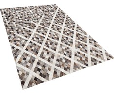 Beliani Odos skiautės kilimas 140 x 200 cm žalsvai rudos spalvos AKDERA