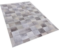 Beliani Odos skiautės kilimas 140 x 200 cm pilkas ALACAM