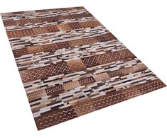Beliani Odos skiautės kilimas 140 x 200 cm rudos spalvos HEREKLI