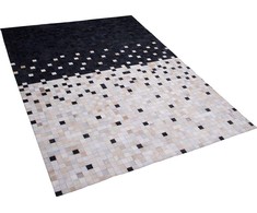 Beliani Odos skiautės kilimas 140 x 200 cm juoda ir rusva ERFELEK