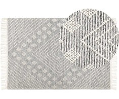 Beliani Vilnos kilimas 160 x 230 cm žalsvai baltas SAVUR Lumarko!