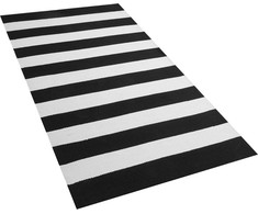 Beliani Lauko kilimas TAVAS juodas/baltas 80 x 150 cm