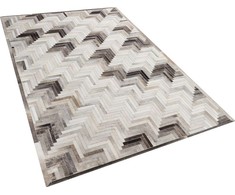 Beliani Odos kilimas 140 x 200 cm pilkas smėlio spalvos ARSUZ