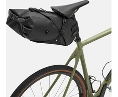 Brooks Priedų krepšys BROOKS SCAPE SEAT BAG, juoda, talpa 8L, tvirtinimas ant dirželių, atsparumas vandeniui IPX4 (NAUJAS)