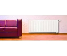 Caradon V33 900/700DFF DIZAINO PLOKŠČIO PRIEKINIO RADIATORIAUS SU 2258 W PAKABINIMO ELEMENTAIS Termoteknik
