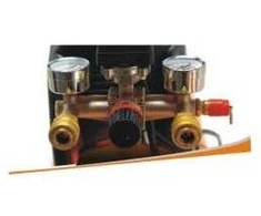 Oro kompresorius 15 KW 8 bar 200lmin resiverio tal 50L 2 slegio manometr 2 greito jungimo movai